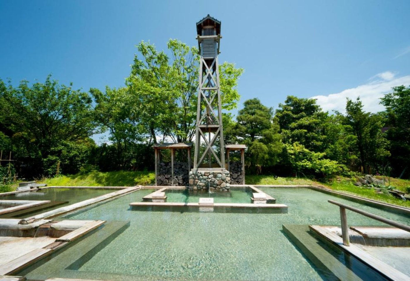 <h2>小松龍泉閣五天三場球</h2>
<p>小松TWIN FIELDS高爾夫球俱樂部</p>
<p>那古寺鄉村俱樂部</p>
<p>小松鄉村高爾夫俱樂部</p>
