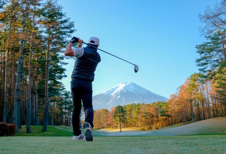 <h2>精緻富士山美景高爾夫五天三場球</h2><p>朝霧越野球場</p><p>河口湖鄉村俱樂部</p><p>裾野高爾夫俱樂部</p>