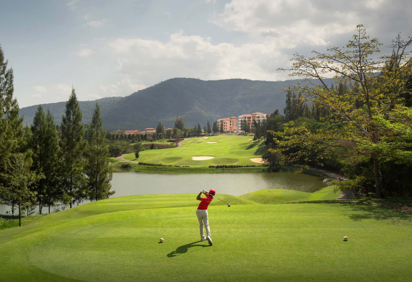 <h2>考艾托斯卡尼五天三場球</h2>
<p>Toscana Valley Khao Yai</p>
<p>Kirimaya 高爾夫度假村俱樂部</p>
<p>Rancho Charnvee 鄉村俱樂部</p>
