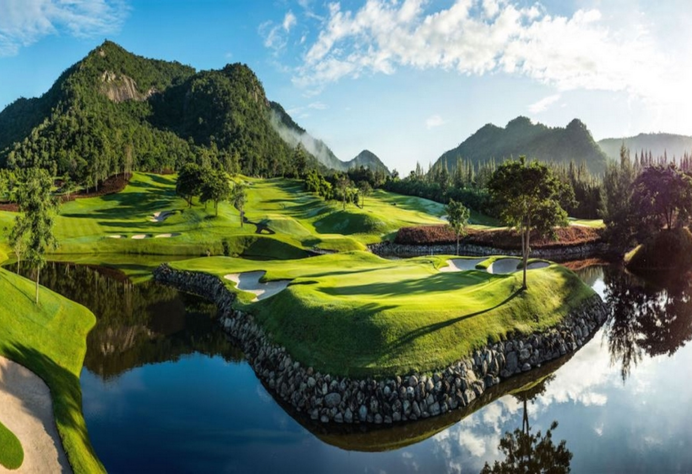 <h2>華欣黑山五天三場球</h2>
<p>Springfield Royal Country Club</p>
<p>Pineapple Valley Golf Club Hua Hin</p>
<p>Black Mountain Golf Club</p>
