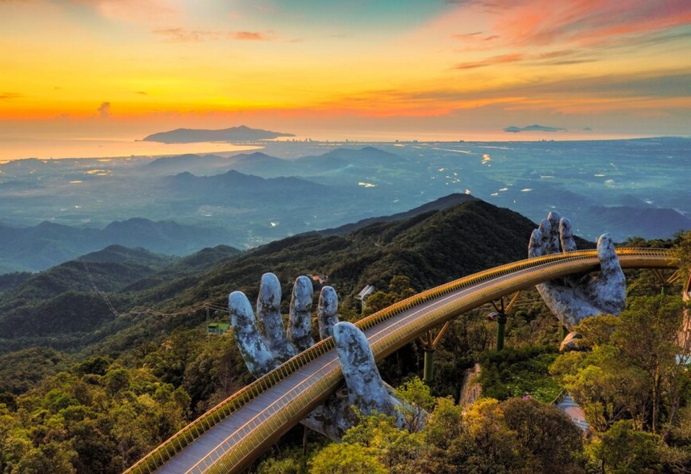 <h2>峴港&會安古鎮五天三場球</h2>
<p>會安娜高爾夫俱樂部</p>
<p>巴拿山高爾夫俱樂部</p>
<p>蒙哥馬利林克斯高爾夫俱樂部</p>
