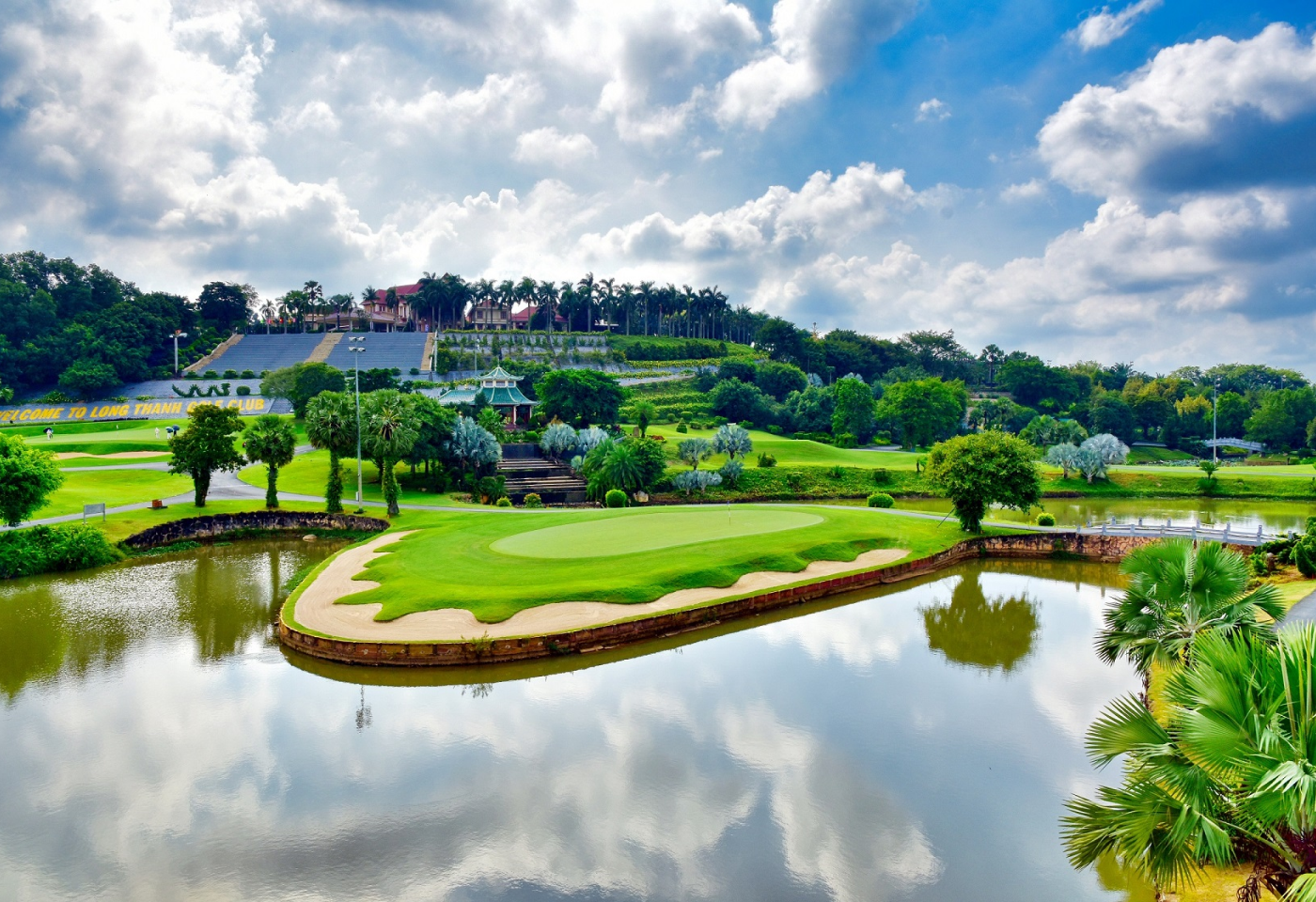 <h2>胡志明&平陽五天四場球</h2>
<p>雙鴿高爾夫俱樂部</p>
<p>龍城高爾夫球場</p>
<p>松柏高爾夫度假村</p>
<p>新山一高爾夫球場</p>
