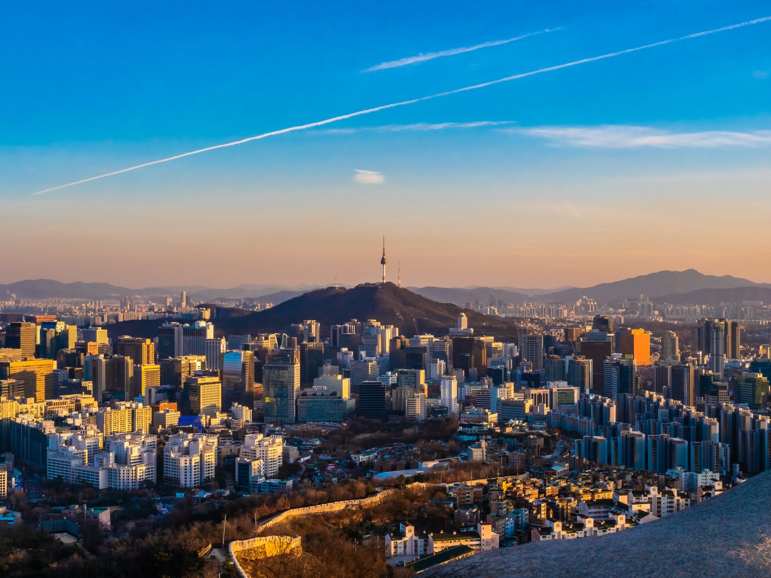 北海道札幌地區高爾夫球場與城市景觀