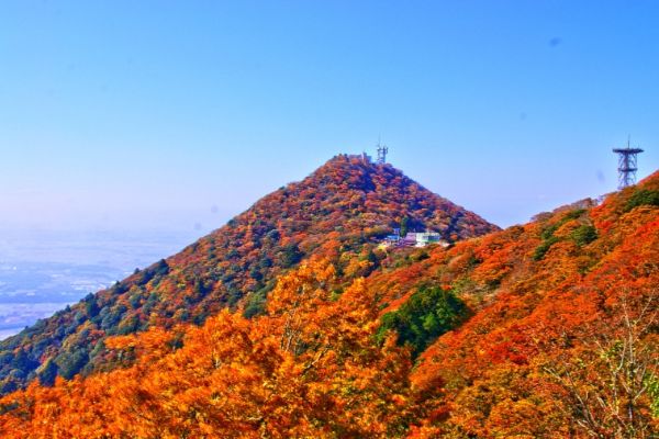 茨城筑波山秋季楓葉與高爾夫景觀